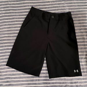 Under Armour golf short
